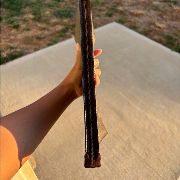 Louis Vuitton vintage toiletry pouch 26 - Picture 4 of 8